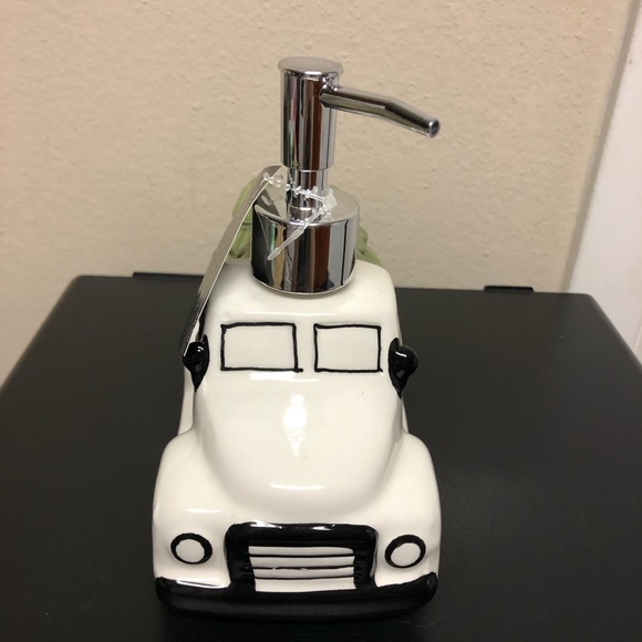 Farm Truck Christmas Tree Soap Pump - Picture 2 of 8